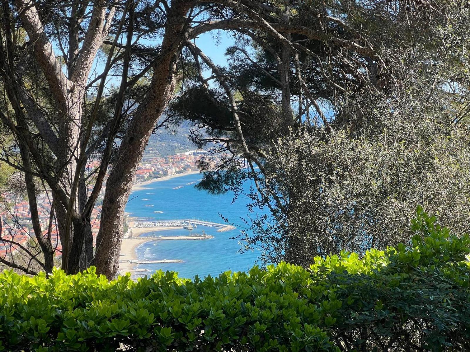 Torre Alpicella Holiday Home, A Scenic Escape Into Nature And Relaxation Diano Marina Exterior photo